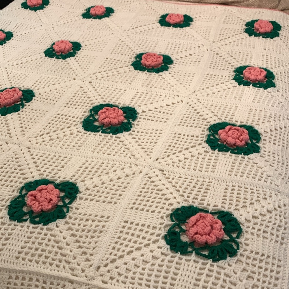 Crochet Granny Square Afghan Blanket White Pink 3D Roses